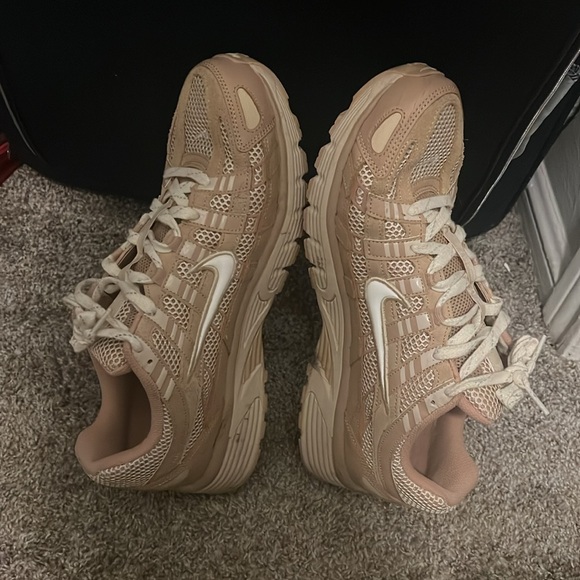 P6000 Nike Shoes - Picture 3 of 3